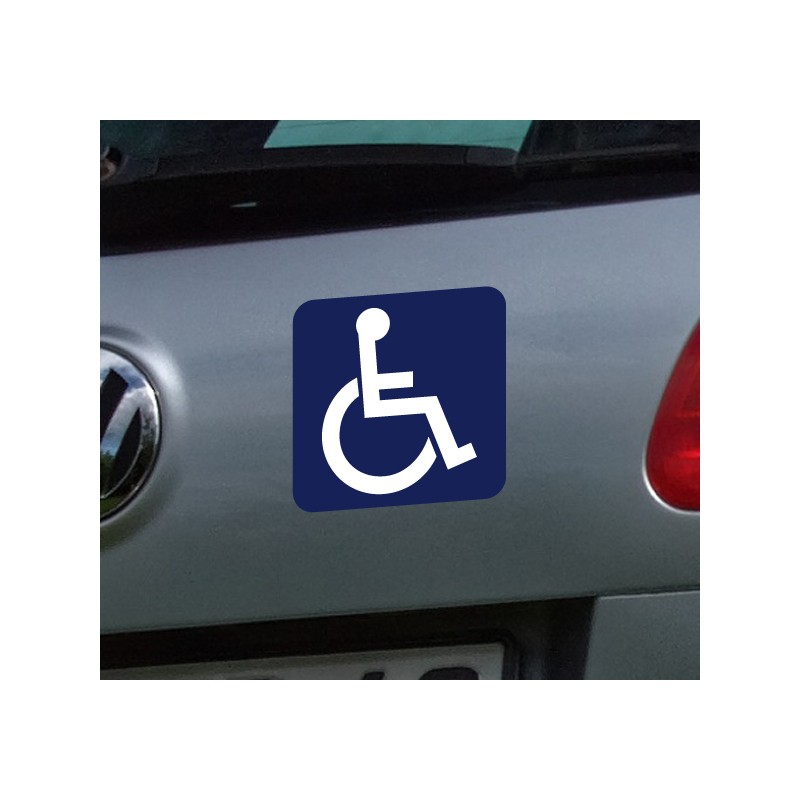 Автомобиль со знаком инвалид. Табличка парковка для инвалидов. Инвалид знак на машину. Наклейка в машину для парковки инвалидов. Стоянка для инвалидов знак на дверь.