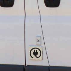 Pegatina enchufe autocaravana